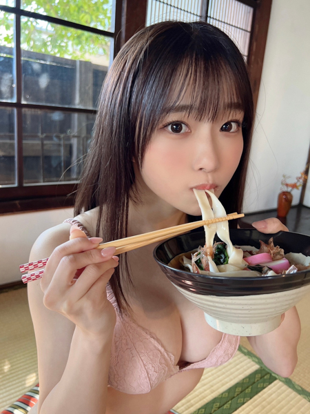 #ババババンビの岸みゆ、まさかの水着で「きしめん」ジュルリ！可愛さMAXの衝撃画像に「日本初じゃない？？」との声！