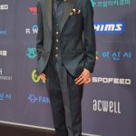 【動画】日本代表・HIKARUさん、FACE of ASIAにグリーンのオーダースーツで登場！人生初のランウェイの感想を語る