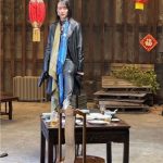 緑黄色社会・長屋晴子、二丁拳銃構える「花になって」MV撮影オフショット公開！「ハリウッドデビューありますね」のコメントも