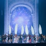 【ライブレポート】LE SSERAFIM、切れ味鋭いパフォーマンスで観客を魅了！熱い投げキス披露し会場を沸かせる＜2023 MAMA AWARDS＞