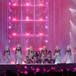 【ライブレポート】LE SSERAFIM、切れ味鋭いパフォーマンスで観客を魅了！熱い投げキス披露し会場を沸かせる＜2023 MAMA AWARDS＞