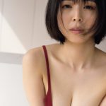 芸能マネージャー・池田桃子、美しすぎるプロポーションで掟破りのグラビアを披露！『週刊プレイボーイ46号』に登場！