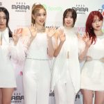 【動画】Kep1er、全身ホワイトコーデでレッドカーペットに登場！＜2023 MAMA AWARDS＞