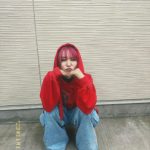 LiSA、紅蓮ヘアー＆パーカーの秋らしいクールなスタイルで登場！「やっぱり赤が似合うね」の声！