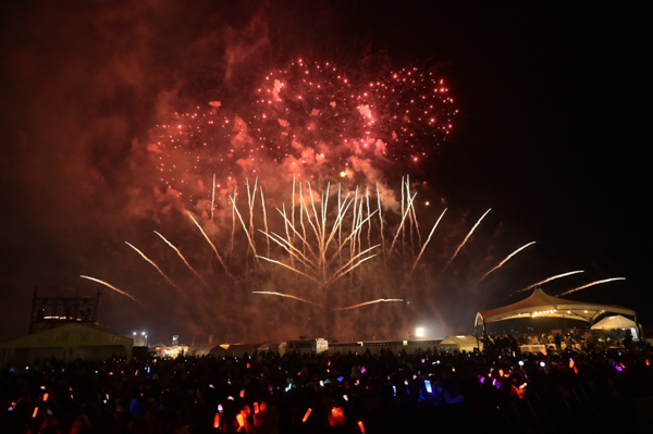 氣志團がOne Night Carnivalで大盛況!!フィナーレで広島の夜空に花火が咲き乱れる〈PEACE STOCK 78’ HIROSHIMA 2023〉