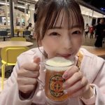 堀江りほ、ビールでほろ酔いデート気分のSHOTを披露！コロコロ変わる笑顔がキュート！
