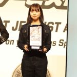 莉子、オシャレすぎる上下ジーンズのセットアップで登場！足元はピンクでカジュアルダウンとこだわりも〈第40回ベストジーニスト2023〉