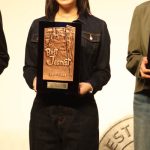 莉子、オシャレすぎる上下ジーンズのセットアップで登場！足元はピンクでカジュアルダウンとこだわりも〈第40回ベストジーニスト2023〉