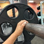 ダルビッシュ聖子、ウエイトトレーニング中の手元SHOT＆長めの爪よく折れると明かす