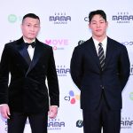 ユン・ソンビン＆チョン・チャンソン、筋肉美が隠しきれないブラックジャケット姿で登場！＜2023 MAMA AWARDS＞
