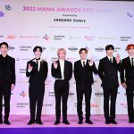 JUST B、セクシーさあふれるダークスーツ姿で登場！＜2023 MAMA AWARDS＞