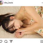 堀江りほ、憂いを帯びた表情と可愛らしい苺柄との対比が美しいSHOTを披露！