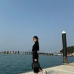 TWICE・ミナ、日本の港町に登場！美しすぎる黒コーデに世界中のファンがラブコール